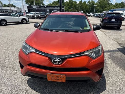 Used 2016 Toyota RAV4 LE AWD/4WD image 2