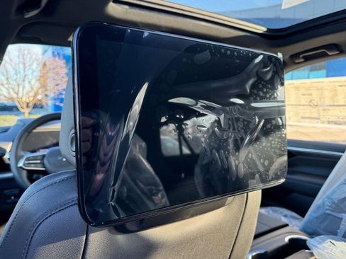 New 2026 Chevrolet Suburban Z71 image 34