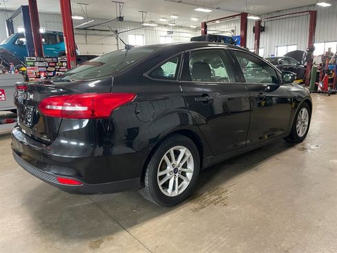 Used 2015 Ford Focus SE FWD image 6