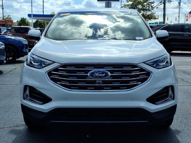 Used 2024 Ford Edge Titanium w/ Equipment Group 301A AWD/4WD image 2