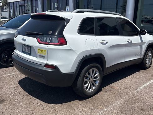 Used 2019 Jeep Cherokee Latitude w/ Popular Appearance Group AWD/4WD image 8