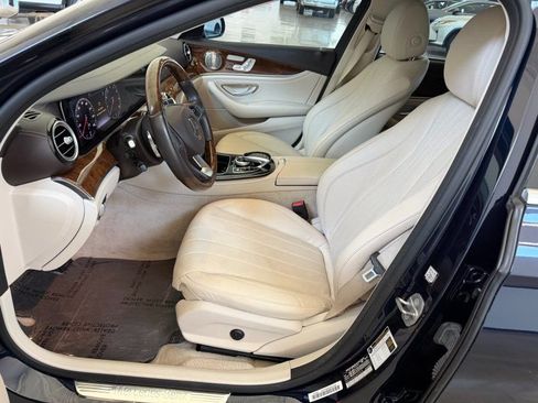 Used 2018 Mercedes-Benz E 400 4MATIC Wagon w/ Premium 2 Package image 15