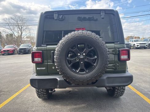 Used 2021 Jeep Wrangler Unlimited Sport AWD/4WD image 3