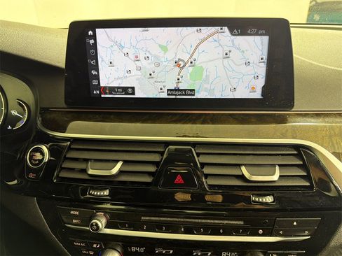 Used 2017 BMW 530i xDrive 530i xDrive image 3