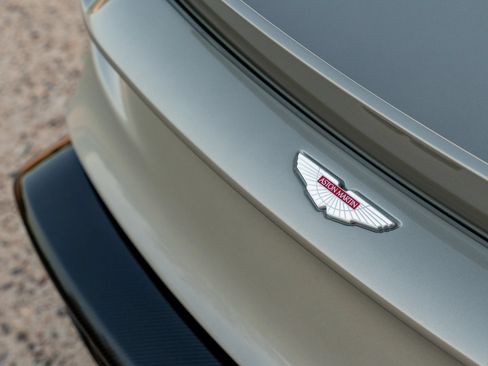 Used 2018 Aston Martin Vanquish Zagato RWD image 35