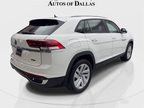 Used 2022 Volkswagen Atlas Cross Sport SE w/ Panoramic Sunroof Package image 6