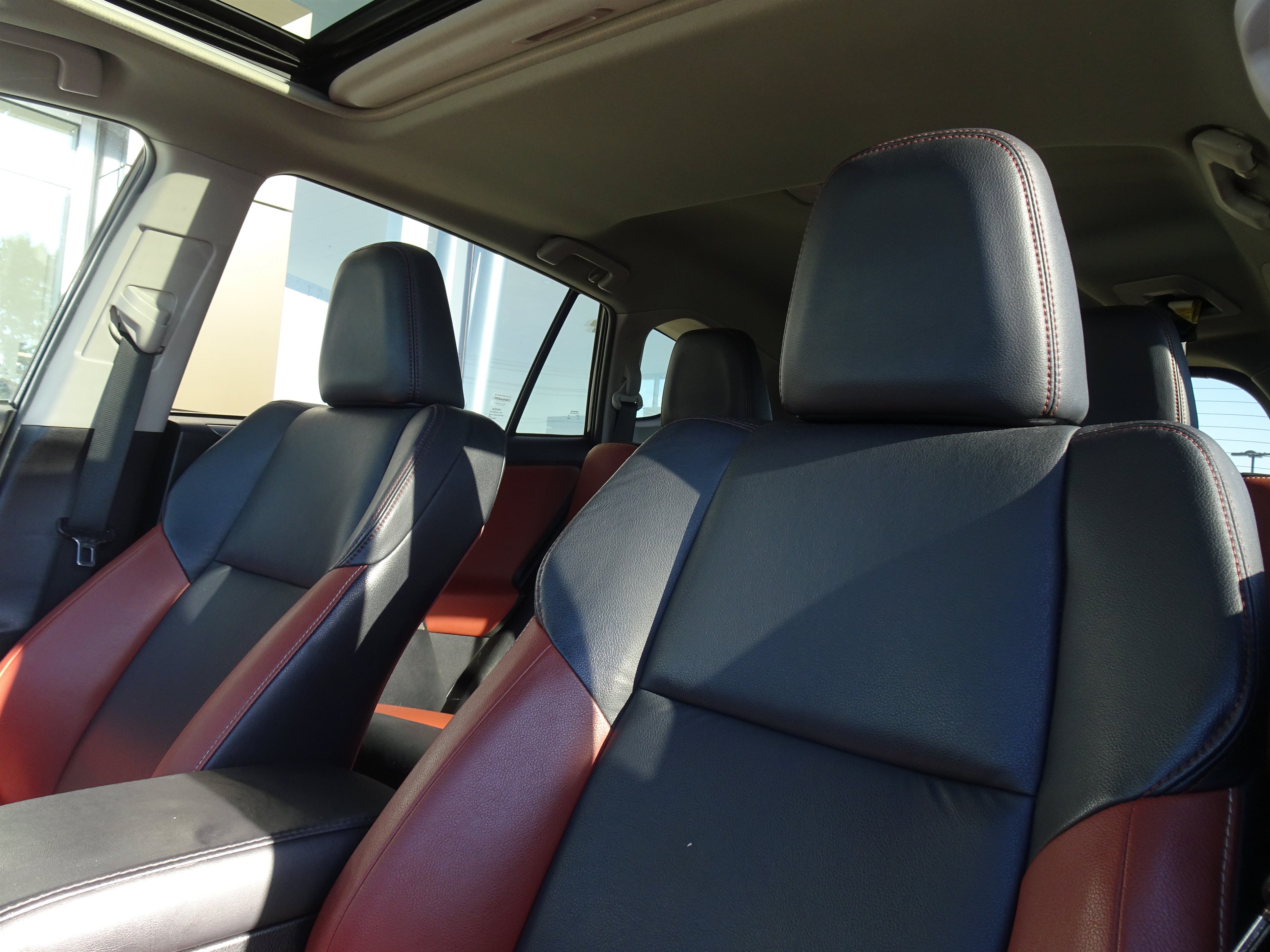 Used 2014 Toyota RAV4 Limited w/ Technology Package AWD/4WD image 10