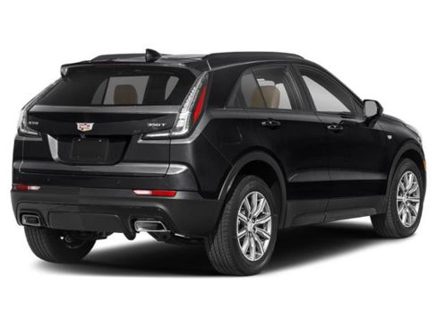 Used 2022 Cadillac XT4 Premium Luxury AWD/4WD image 2