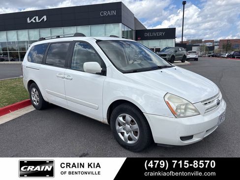 Used 2008 Kia Sedona LX image 1