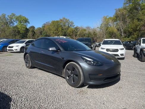 Used 2023 Tesla Model 3 Standard Range image 7