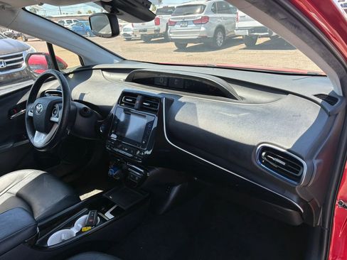 Used 2016 Toyota Prius Four Touring FWD image 23