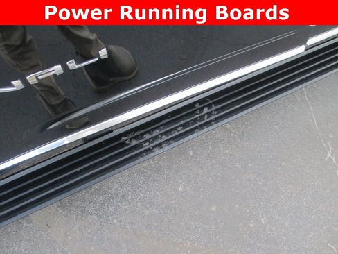 Certified 2023 GMC Yukon XL Denali image 13