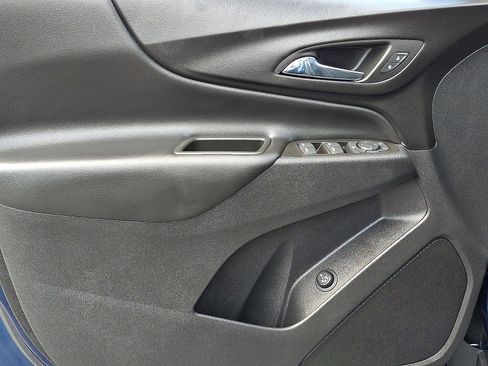 Used 2022 Chevrolet Equinox LT image 11