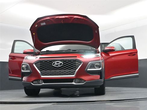 Used 2020 Hyundai Kona Limited w/ Cargo Package image 34
