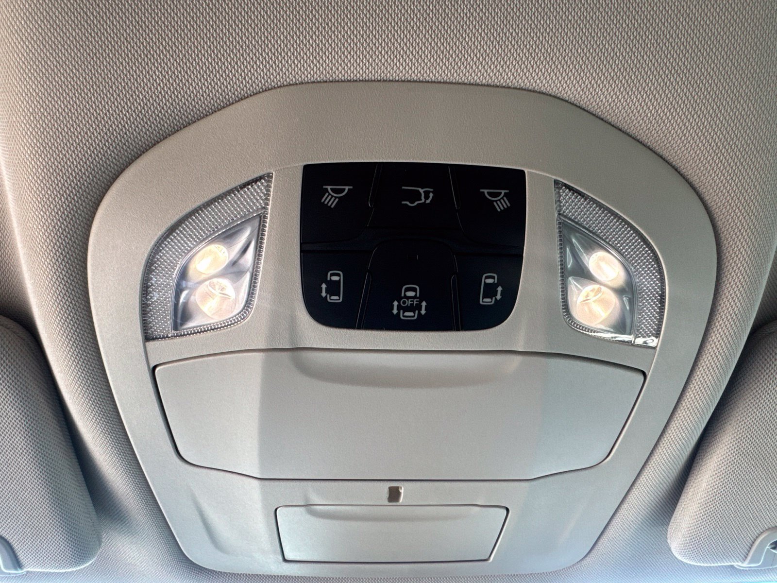 Used 2023 Chrysler Voyager LX FWD image 30