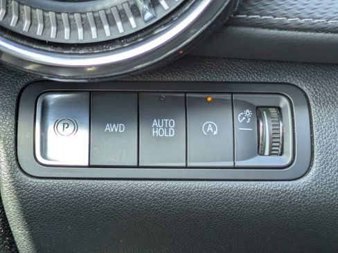 Used 2025 Chevrolet Equinox LT AWD/4WD image 14