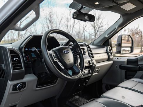 Used 2019 Ford F550 4x4 Crew Cab Super Duty image 3