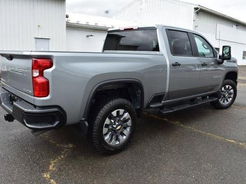 Used 2025 Chevrolet Silverado 2500 Custom w/ Custom Convenience Package image 4