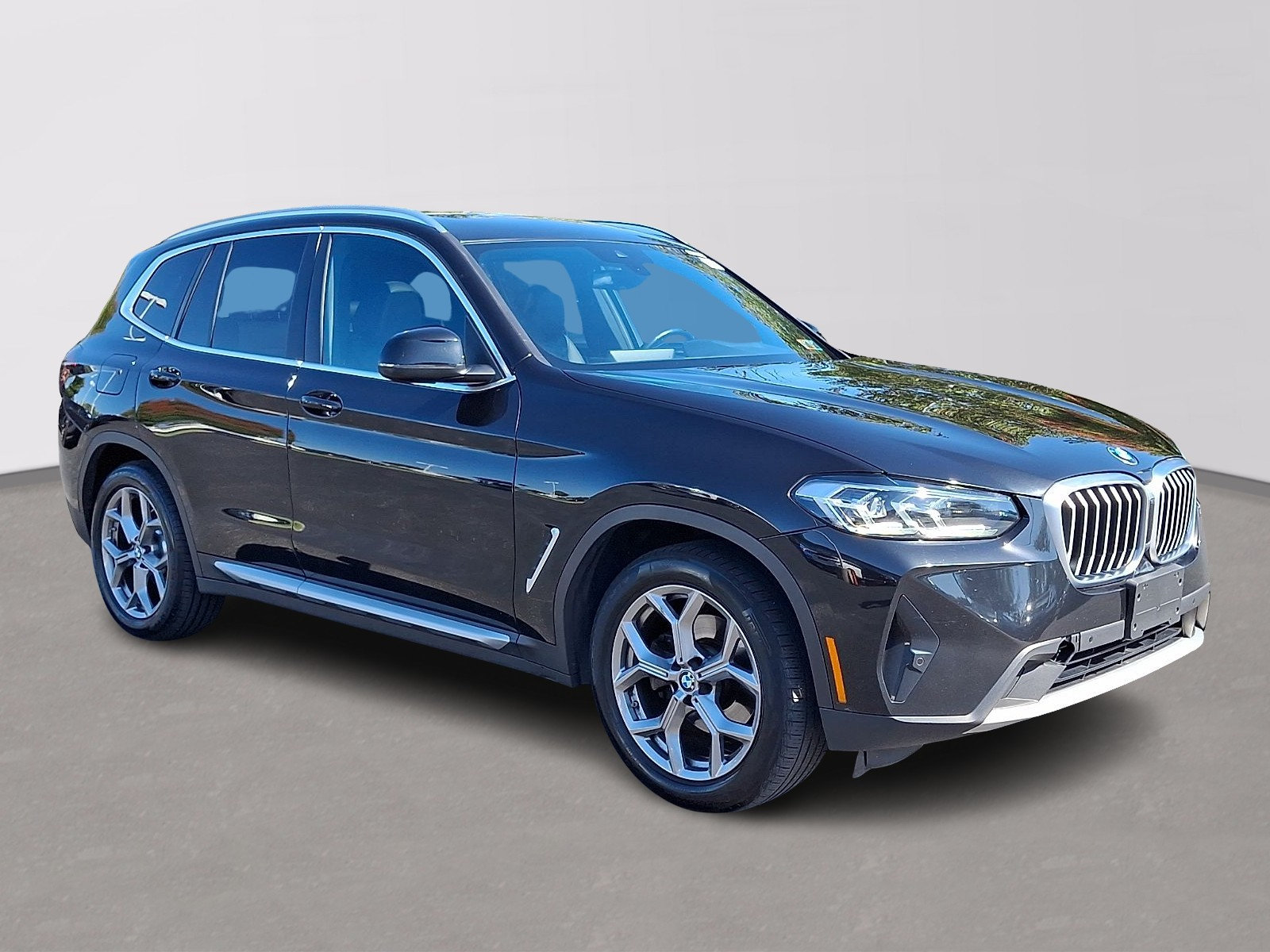 Used 2023 BMW X3 sDrive30i w/ Convenience Package RWD image 3