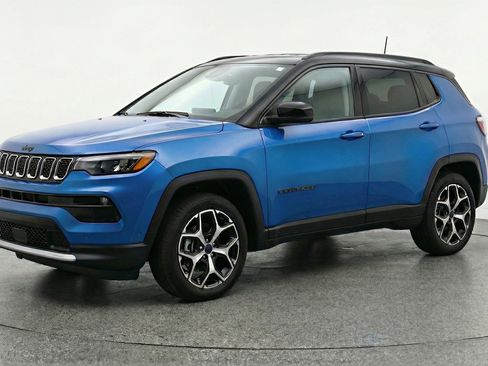 Used 2025 Jeep Compass Limited AWD/4WD image 3