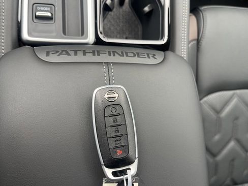 New 2026 Nissan Pathfinder Platinum w/ Cargo Package image 20