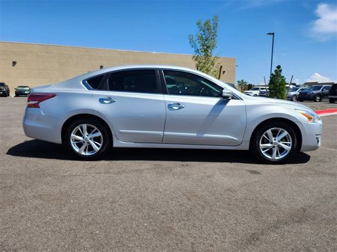 Used 2013 Nissan Altima 2.5 SL w/ Technology Pkg image 3