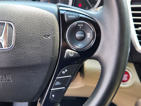 Used 2017 Honda Accord Touring image 25