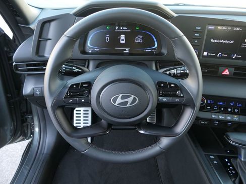 Certified 2025 Hyundai Elantra Sport w/ Cargo Package image 17