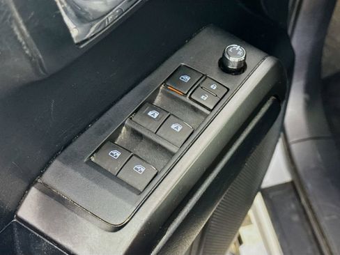 Used 2016 Toyota Tacoma TRD Sport w/ Towing Package image 18