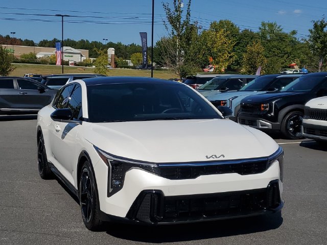 New 2026 Kia K4 GT-Line Turbo FWD image 3