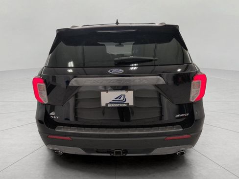 Used 2024 Ford Explorer XLT w/ Equipment Group 202A AWD/4WD image 24