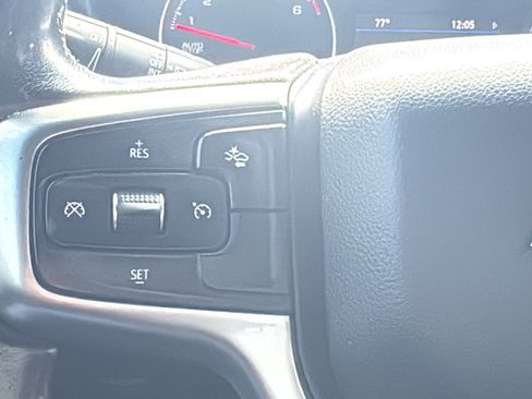 Used 2021 Chevrolet Suburban Z71 image 23