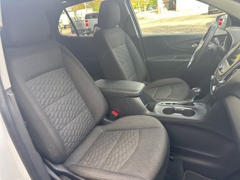 Used 2019 Chevrolet Equinox LT w/ Driver Convenience Package image 33