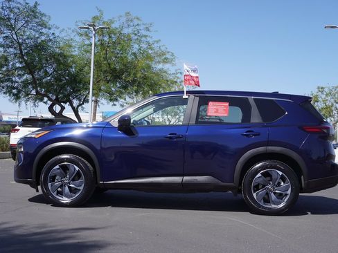 Certified 2025 Nissan Rogue SV FWD image 2