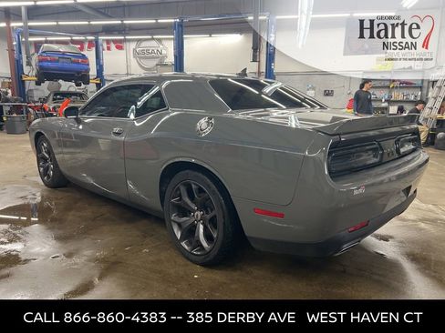 Used 2017 Dodge Challenger SXT Plus image 3