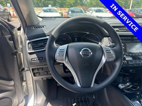 Used 2015 Nissan Rogue S AWD/4WD image 9