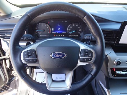 Used 2020 Ford Explorer XLT w/ Equipment Group 202A image 15