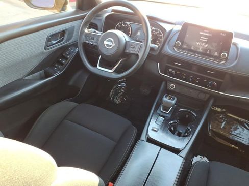 Used 2023 Nissan Rogue S image 11