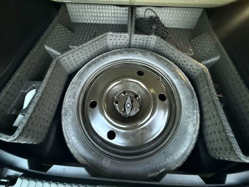 Used 2015 Ford Edge Titanium image 11