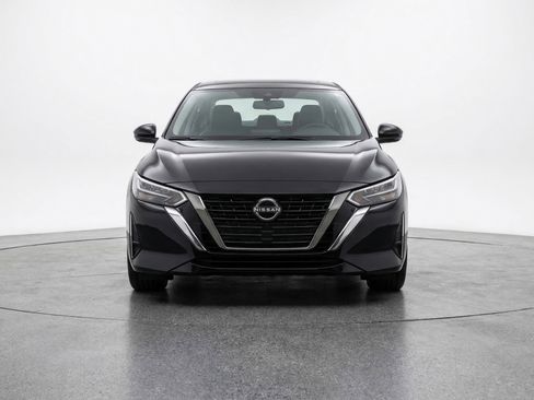 Used 2025 Nissan Sentra SV image 2