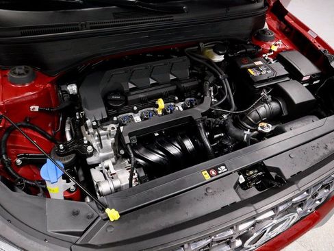 Certified 2025 Hyundai Venue SEL image 19