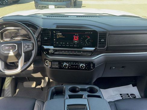 Used 2025 GMC Sierra 1500 SLT AWD/4WD image 14