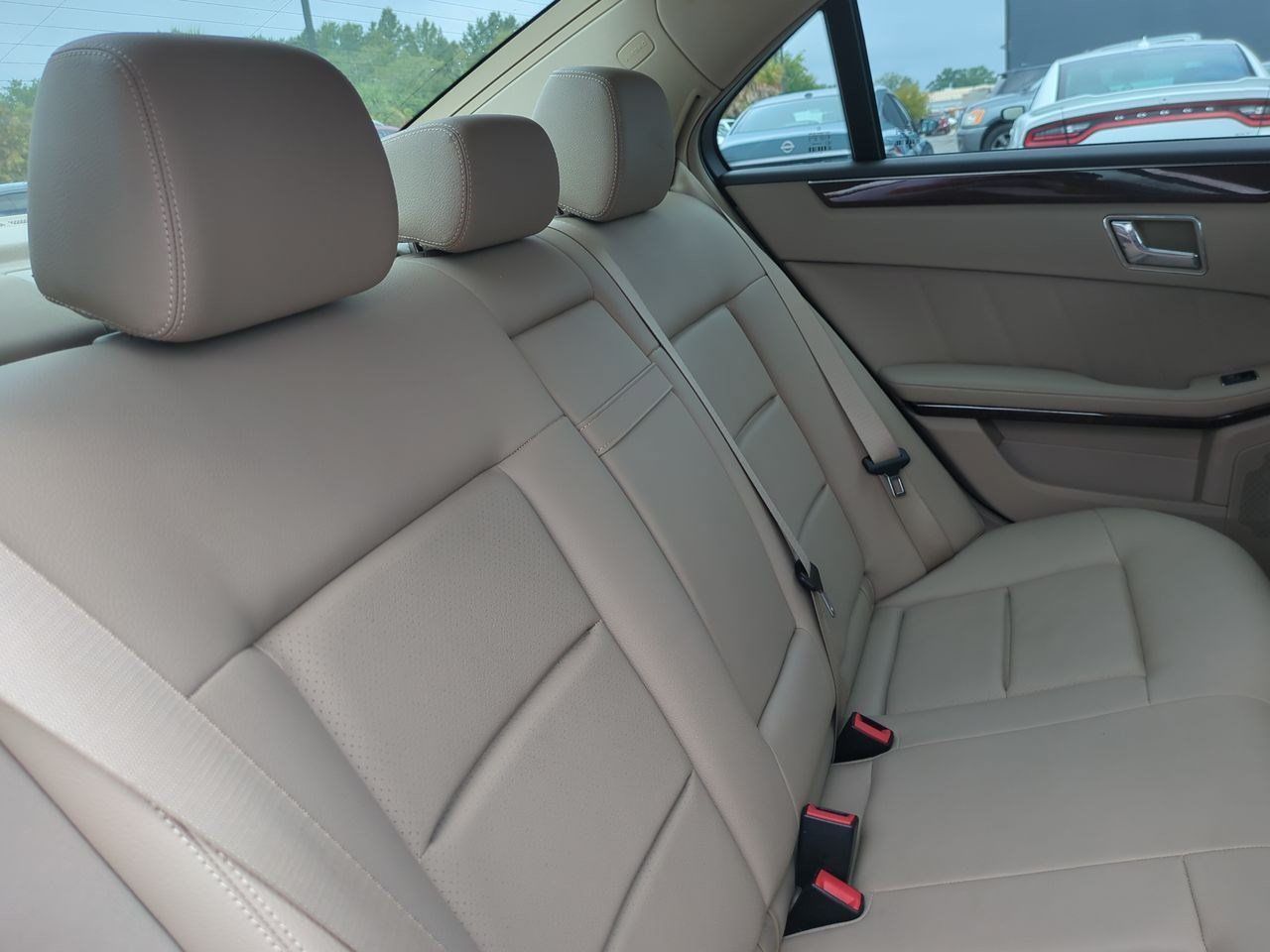 Used 2010 Mercedes-Benz E 350 Sedan image 37