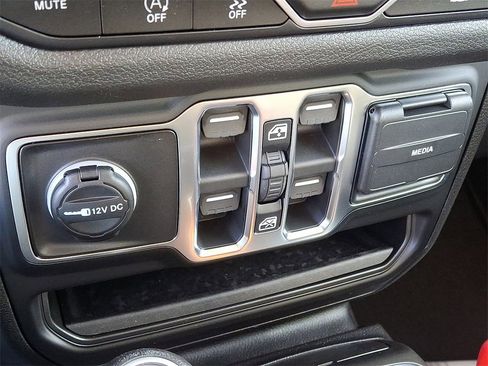 New 2026 Jeep Gladiator Sport image 16