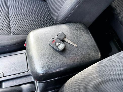 Used 2012 Suzuki Grand Vitara Premium image 32