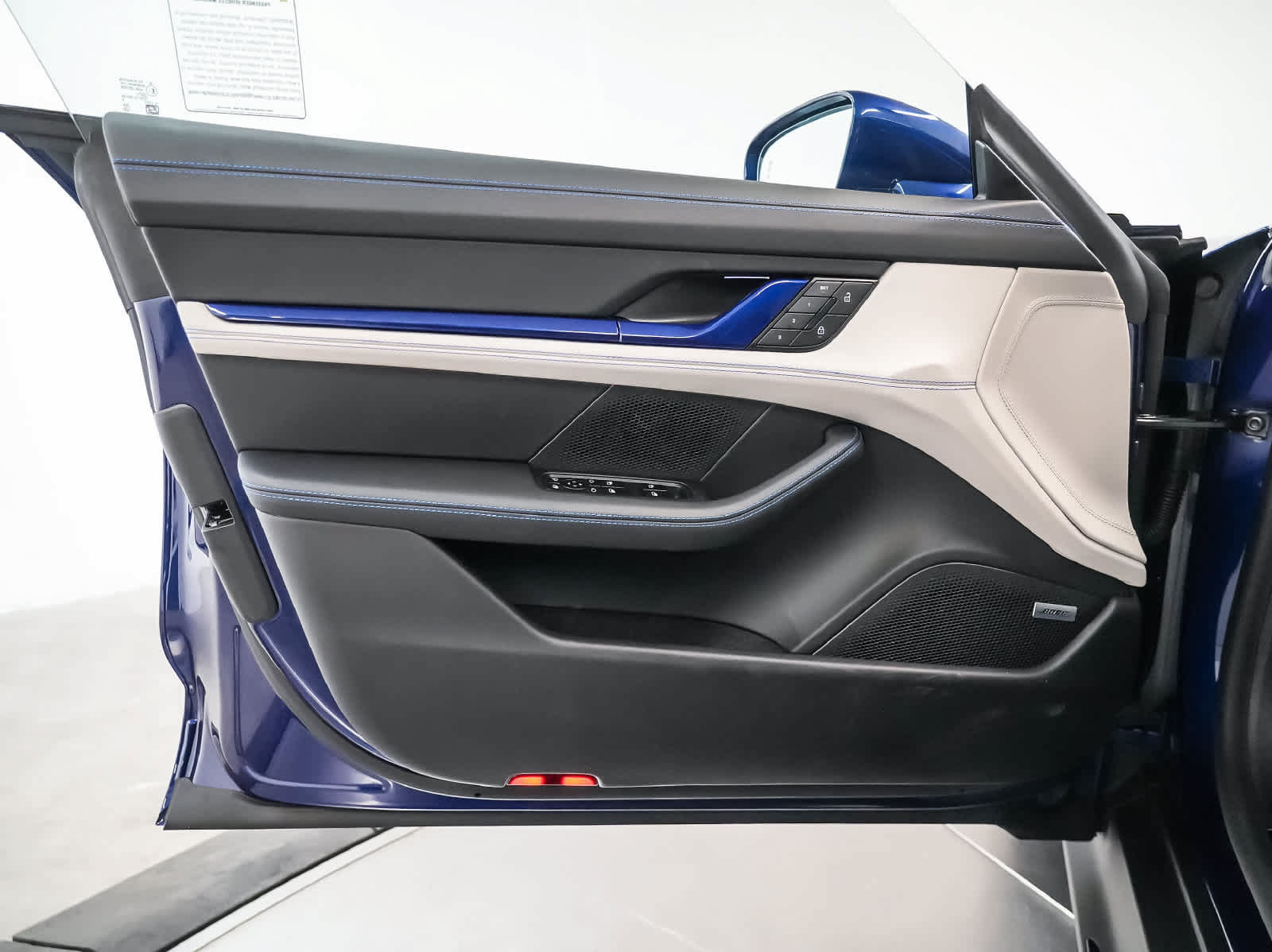 Certified 2026 Porsche Taycan RWD image 25