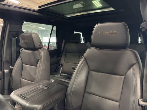 Used 2023 Chevrolet Tahoe High Country image 7