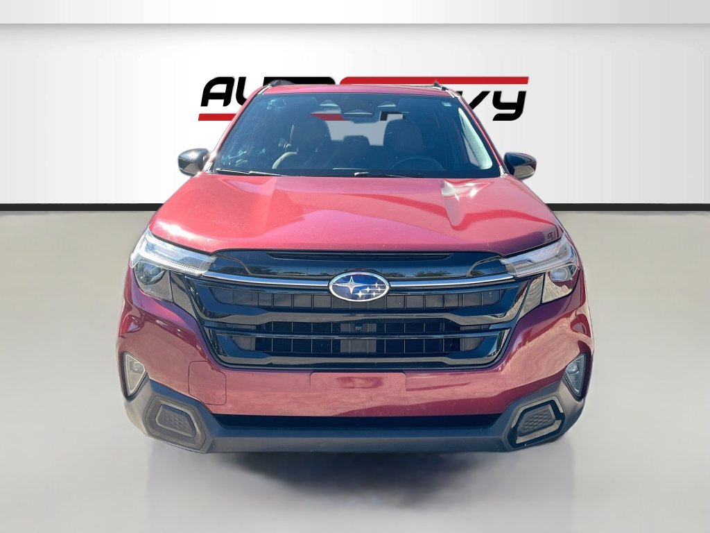 Used 2025 Subaru Forester Touring AWD/4WD image 2