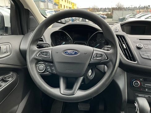 Used 2018 Ford Escape SE image 19