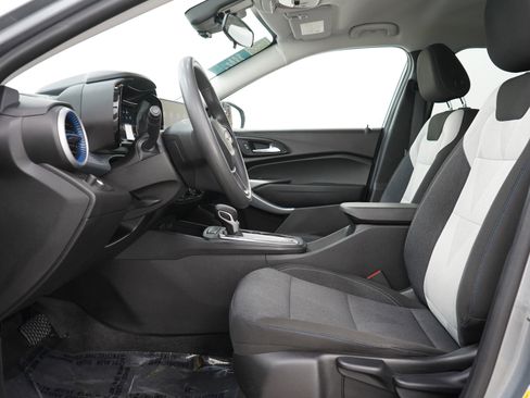 Used 2024 Chevrolet Trax LS w/ Driver Confidence Package FWD image 19